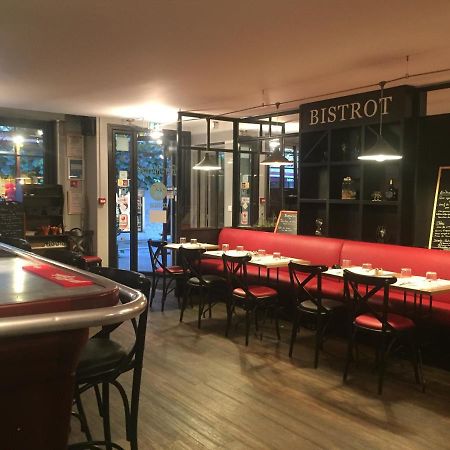 Hotel Restaurant Cousseau パランティ・アン・ボルヌ エクステリア 写真