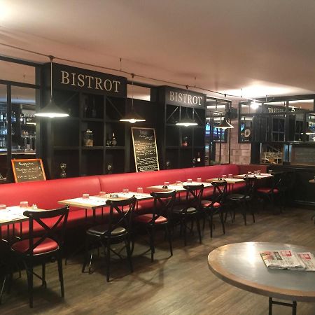 Hotel Restaurant Cousseau パランティ・アン・ボルヌ エクステリア 写真
